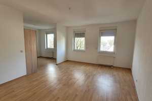 Sonnige 3 Zimmerwohnung - moderne Einbauküche - Balkon – Augustusburger Straße 149, 9126 Chemnitz – Vorschaubild 4