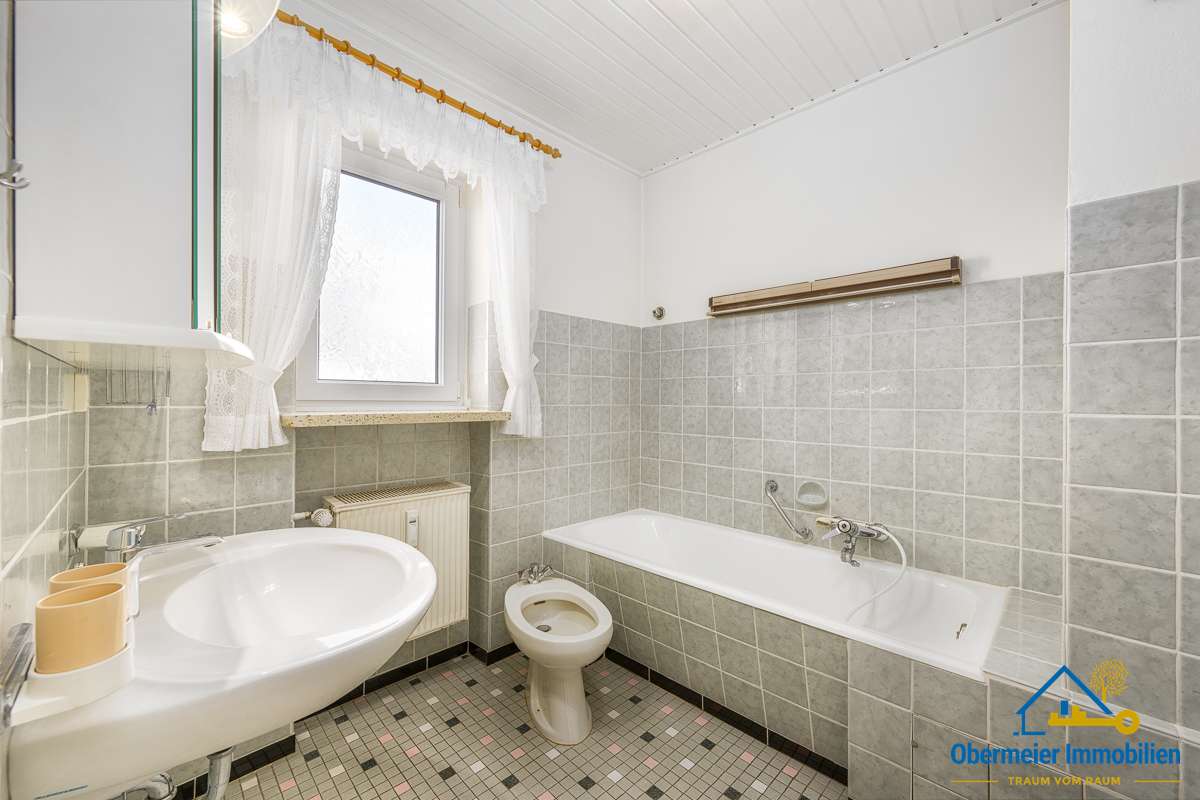 Immobilie in Schwandorf - Sehr gepflegtes Zweifamilienhaus mit Doppelgarage - Bild 6