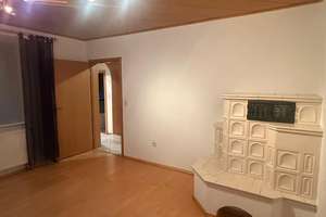 Charmantes Haus mit 6 Zimmern auf ca. 100 qm in Vohenstrauß – Die vollständige Adresse der Immobilie erhältst du vom Anbieter., 92648 Vohenstrauß – Vorschaubild 2