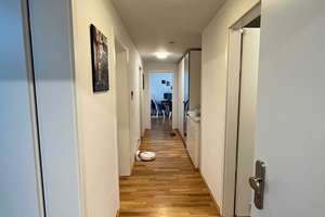 hochwertige 3-Zimmer-Wohnung mit Einbauküche, teilmöbliert, unmittelbar an U3 Station Petuelring – Schleißheimer Straße 247a, 80809 Am Riesenfeld, München – Vorschaubild 2