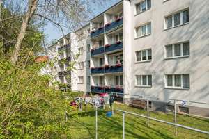 Familienwohnen mit Badewanne in gepflegter Umgebung in der H.-Heine-Straße 29 Naumburg (Saale)