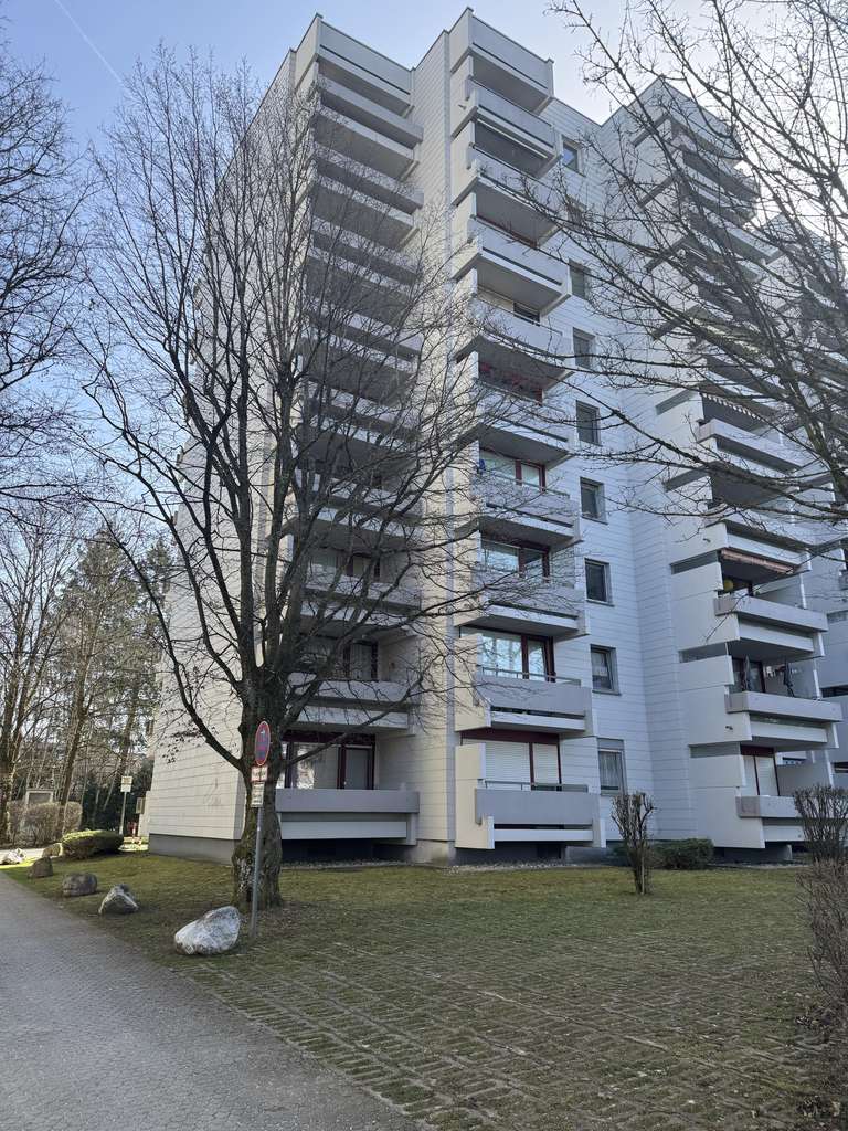 Immobilie in Taufkirchen - ruh., renov. 3 Zimmer + Wohnküche, 2 Balkone, Taufkirchen-West Am Wald, frei Ende 2026 - Bild 0