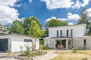 Moderne Stadtvilla mit ca. 242m² Wohnfläche und sechs Zimmern in Isernhagen Süd! – Die vollständige Adresse der Immobilie erhältst du vom Anbieter., 30657 Isernhagen-Süd, Hannover – Vorschaubild 18