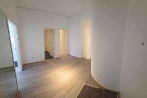 Stilvolle Split-Level-Loftwohnung mit Garten in sanierter Fabrik mit TG Stellplatz – 40489 Angermund, Düsseldorf – Vorschaubild 5