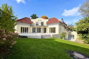 Repräsentative Stadtvilla auf außergewöhnlichem Grundstück nahe der Prinzregentenstraße – Die vollständige Adresse der Immobilie erhältst du vom Anbieter., 83022 Nord, Rosenheim – Vorschaubild 1
