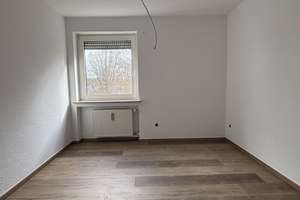 Helle 4-Zimmer-Wohnung mit Südost-Balkon & Garage – Die vollständige Adresse der Immobilie erhältst du vom Anbieter., 90473 Langwasser Südost, Nürnberg – Vorschaubild 4