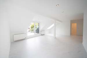 Modernisierte 3-Zimmer-Dachgeschosswohnung mit Loggia, Spitzboden & Stellplatz – Nähe Wahner Heide – Die vollständige Adresse der Immobilie erhältst du vom Anbieter., 51145 Urbach, Köln – Vorschaubild 3