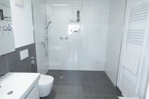 Moderne 4-Zimmer-Penthouse-Wohnung mit Einbauküche, Aufzug und großer Dachterrasse – 51381 Lützenkirchen, Leverkusen – Vorschaubild 8
