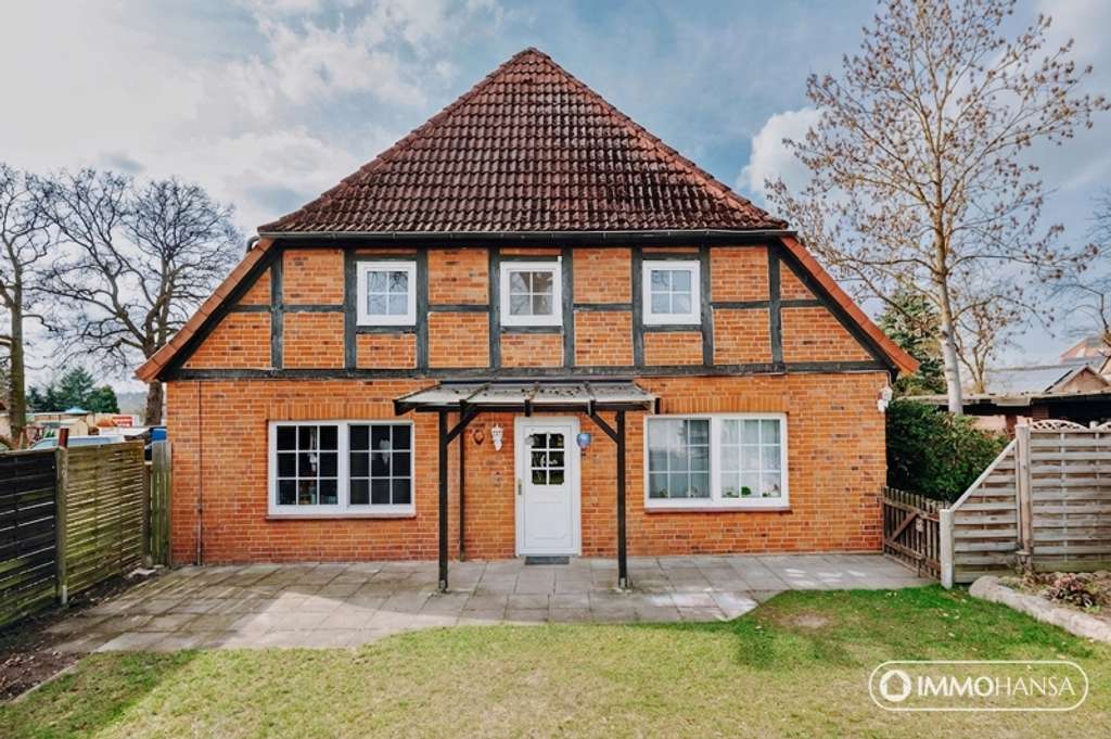 Immobilie in Deutsch Evern - + Landhauscharme trifft Rendite +
Gepflegtes Mehrfamilienhaus mit 5 WE und attraktivem Ertrag - Bild 0