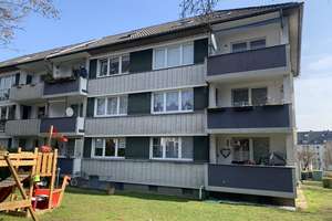 Festpreis! Ordentliches MFH (8 Whg) mit 6 Garagen in Zentrumslage, ohne Provision! – Die vollständige Adresse der Immobilie erhältst du vom Anbieter., 46236 Stadtmitte, Bottrop – Vorschaubild 2