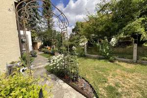 renovierungsbedürftiges Einfamilienhaus mit großzügigem Garten – Die vollständige Adresse der Immobilie erhältst du vom Anbieter., 86199 Inningen, Augsburg – Vorschaubild 3