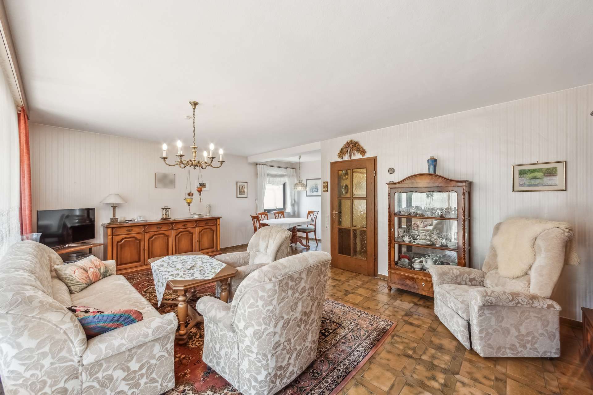 Immobilie in Kleinostheim - Wohnen, wo andere Urlaub machen – Ihr Zuhause mit Mainblick und Gartenidylle - Bild 4