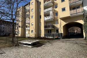 Helle 2-Zimmer-Wohnung mit Balkon in Dresden