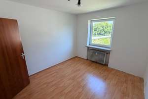 Hell, gut geschnitten, zentral: renovierungsbedürftige 2-Zimmer-Wohnung mit Potenzial – Die vollständige Adresse der Immobilie erhältst du vom Anbieter., 81369 Untersendling, München – Vorschaubild 4