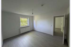Frisch renovierte 3-Zimmer-Wohnung – sofort bezugsbereit in beliebter Lage von Salzgitter-Thiede – Breslauer Straße 50, 38239 Thiede, Salzgitter – Vorschaubild 2