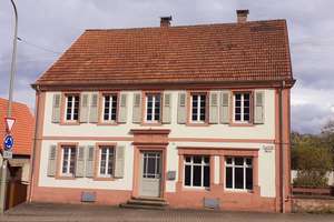 Stilvoller Altbau mit großem Innenhof, Scheune und Stallungen – Die vollständige Adresse der Immobilie erhältst du vom Anbieter., 66509 Rieschweiler-Mühlbach – Vorschaubild 1