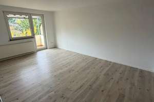 Duisburg - Meiderich, schöne 3 Zimmer Wohnung mit Balkon und Küche – Biesenstraße 35-37, 47137 Mittelmeiderich, Duisburg – Vorschaubild 2
