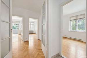 Charmantes Einfamilienhaus in Grunewald: 6 Zimmer, großer Garten und Garage direkt am Roseneck – 14193 Grunewald, Berlin – Vorschaubild 6