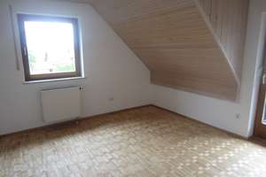 Ruhig gelegenes Haus mit großem Garten zwei abgeschlossene Wohnungen in Hanglage – Die vollständige Adresse der Immobilie erhältst du vom Anbieter., 84174 Eching – Vorschaubild 17