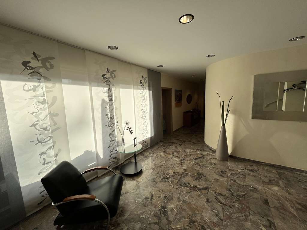 Immobilie in Bad Camberg - Architektenhaus in unscheinbarer, aber absolut ruhiger Lage - Bild 3