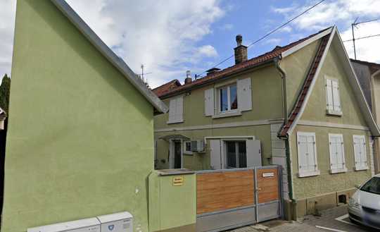 Sanierungsbedürftiges 1 Familienhaus