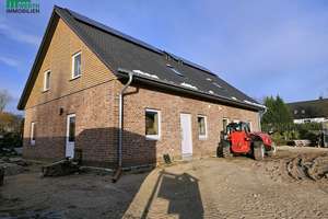 NEUBAU - DHH, KFW 40, 109 m², 5 Zimmer, Einbauküche, 2 Bäder, PV-Anlage, Carport – Die vollständige Adresse der Immobilie erhältst du vom Anbieter., 25885 Oster-Ohrstedt – Vorschaubild 3