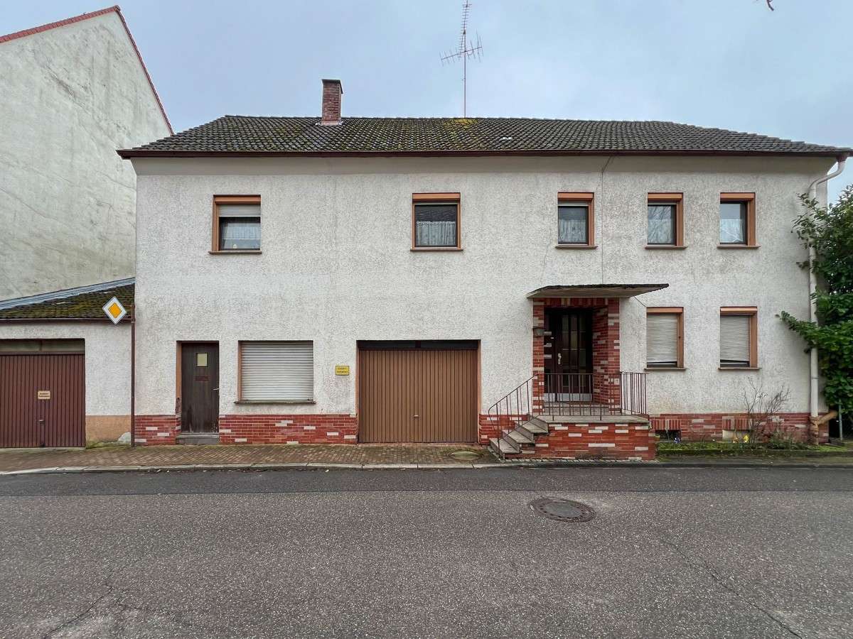 Handwerker & Investoren aufgepasst – Vermietetes 1-2 Familienhaus mit Sanierungspotenzial, Karlsruhe Kreis – Bild 3