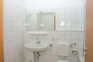 Dachgeschosswohnung mit Balkon an der Küche - Bad mit Wanne – Further Straße 7, 9113 Schloßchemnitz, Chemnitz – Vorschaubild 13
