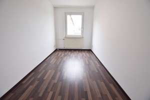 vermietet: Gutgeschnittene 4 Zimmerwohnung mit Balkon und Blick ins Grüne! – Talstraße 62, 9117 Reichenbrand, Chemnitz – Vorschaubild 5