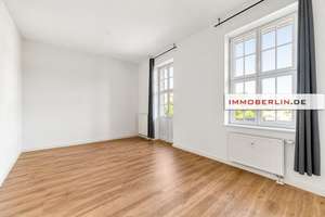 IMMOBERLIN.DE - Helle Altbauwohnung mit Balkon & Pkw-Stellplatz in harmonischer Lage – Die vollständige Adresse der Immobilie erhältst du vom Anbieter., 13585 Spandau (Ortsteil), Berlin – Vorschaubild 3