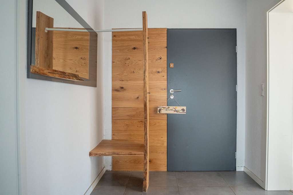Immobilie in Güglingen - Großzügige kernsanierte 4,5 Zimmer-EG-Wohnung in attraktiver Wohnlage von Güglingen - Bild 2