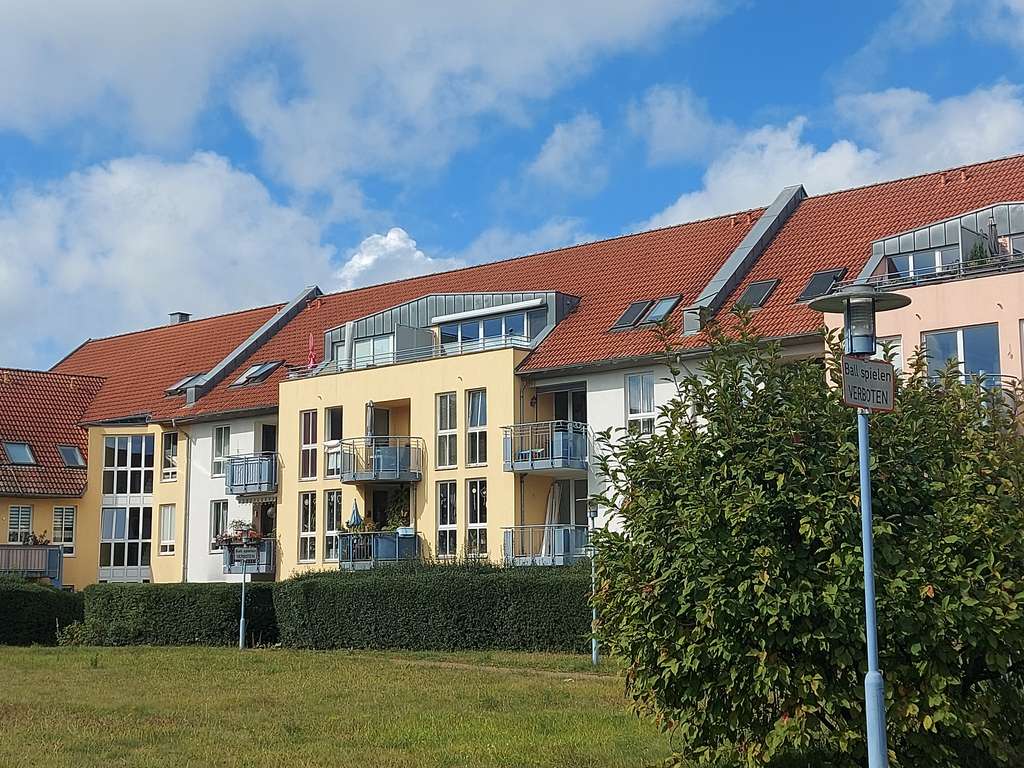 Immobilie in Hennigsdorf - Wohnen vor den Toren der Hauptstadt * gemütliches Dachgeschoss*Wasserblick* - Bild 0