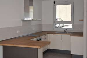 Neuwertiges, energieeffizientes und familienfreundliches Reihenhaus mit 5 hellen Zimmern+EBK+Garage – Berchinger Straße 19, 93057 Sallern-Gallingkofen, Regensburg – Vorschaubild 2