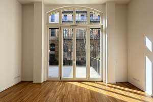 Zentrale 2-Raum-Wohnung mit EInbauküche und großem Balkon