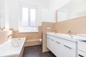 Zauberhafter Altbauklassiker mit Sonnen-Balkon in Friedenauer Toplage, sofort bezugsfrei! – Die vollständige Adresse der Immobilie erhältst du vom Anbieter., 12159 Friedenau, Berlin – Vorschaubild 14