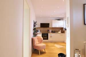 Modern  kernsanierte und helle Wohnung mit Ausblick!