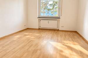 Freundliche  4-Zimmer-Hochparterre Wohnung  mit Balkon und Blick ins Grüne – Die vollständige Adresse der Immobilie erhältst du vom Anbieter., 65191 Bierstadt, Wiesbaden – Vorschaubild 4