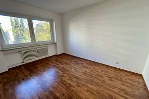 Attraktive und gepflegte 2-Zimmer-Wohnung mit Balkon und TG-Stellplatz – 81927 Johanneskirchen, München – Vorschaubild 5