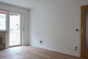 Frisch saniertes Wohnen im Erdgeschoss – 2-Zimmer-Wohnung mit großem Balkon in Nürnberg – Die vollständige Adresse der Immobilie erhältst du vom Anbieter., 90478 Ludwigsfeld, Nürnberg – Vorschaubild 2