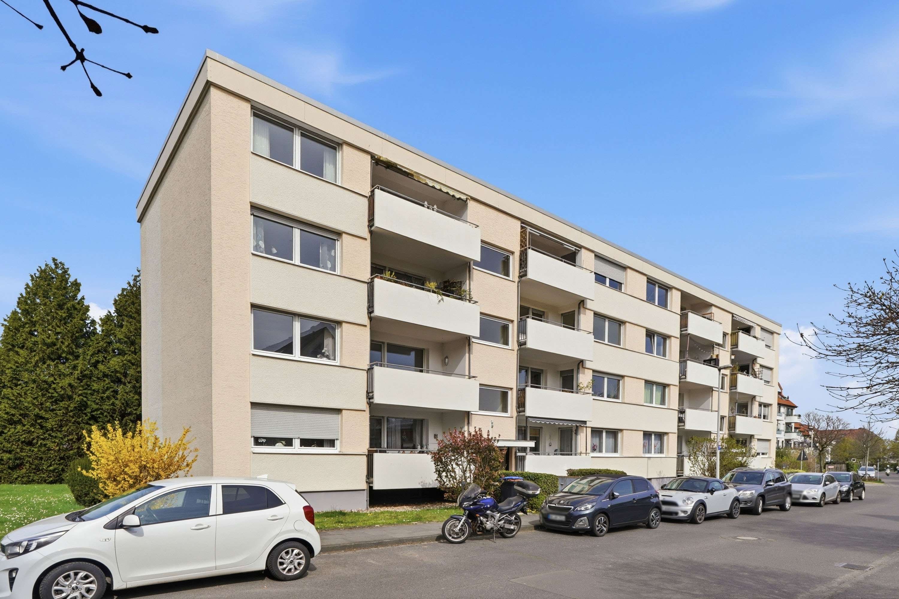 Leerstand zur Neu-Gestaltung: 3-Zimmer Wohnung mit Balkon + Stellplatz, Bonn – Bild 1