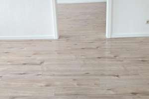 Charmante 2,5-Zimmer-Wohnung mit offenem Wohn- und Kochbereich inkl. EBK – Leipziger Platz 16, 99085 Krämpfervorstadt, Erfurt – Vorschaubild 3