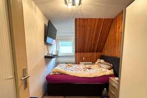 Attraktives Zweifamilienhaus in Toplage von Hedelfingen – Zwei Wohneinheiten mit Garten und Garage! – Stuttgart – Vorschaubild 8