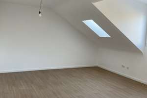 Wohnen mit Charakter: 2-Zimmer-Dachgeschosswohnung in Köln-Nippes – Siebachstraße 54, 50733 Nippes (Ortsteil), Köln – Vorschaubild 3