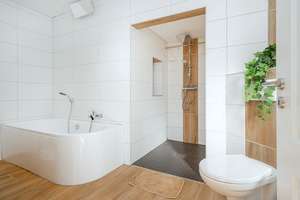 Liebevoll saniertes und modernisiertes Wohnhaus mit beidseitiger PV-Anlage – Die vollständige Adresse der Immobilie erhältst du vom Anbieter., 26629 Großefehn – Vorschaubild 8