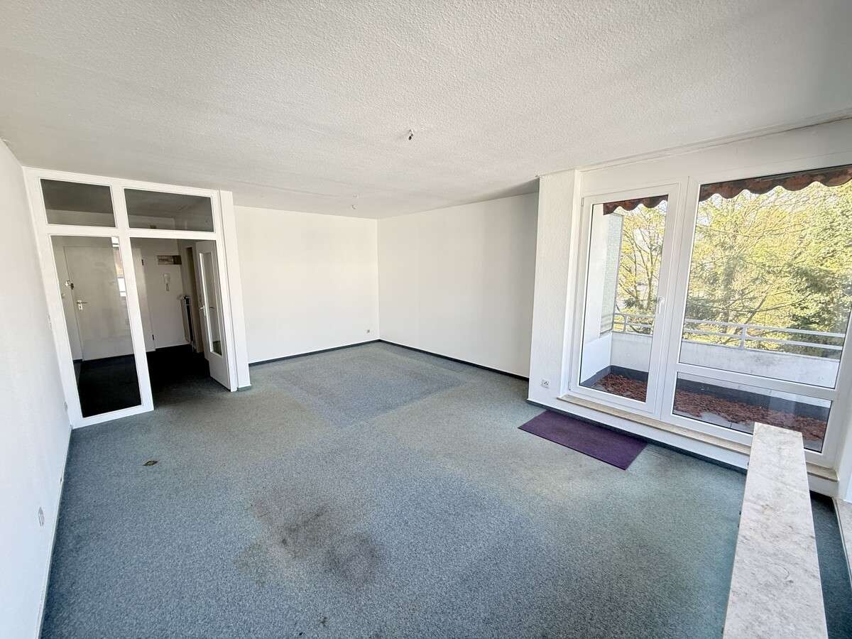 Schwachhausen: Schöne, gut aufgeteilte 3-4 Zi. - DG- Wohnung mit Lift, gr. Balkon u. TG-Stellplatz, Bremen – Bild 4