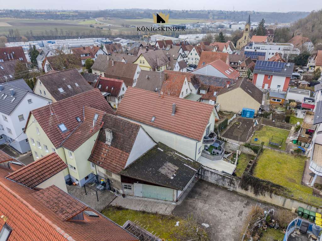 Immobilie in Remseck am Neckar - Gastgeber beim nächsten Zuckerfest: Ihr Traumhaus für 3 Familien + Extra-Grundstück!! - Bild 4