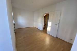 Charmantes, frisch renoviertes   4-Zimmer Eck-Haus in München-Obermenzing – Rathochstraße 9, 81247 Obermenzing, München – Vorschaubild 17