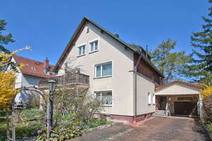 MÜNCHEN: FAMILIENFREUNDLICHES EINFAMILIENHAUS IM SONNENSCHEIN