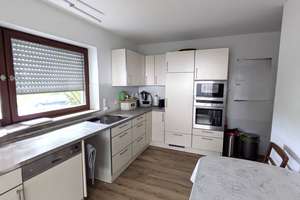 5-6 Zimmer auf einer Ebene: Erdgeschoßwohnung mit Garten, Terrasse, Einbauküche und Garage – Die vollständige Adresse der Immobilie erhältst du vom Anbieter., 76228 Wolfartsweier, Karlsruhe – Vorschaubild 10