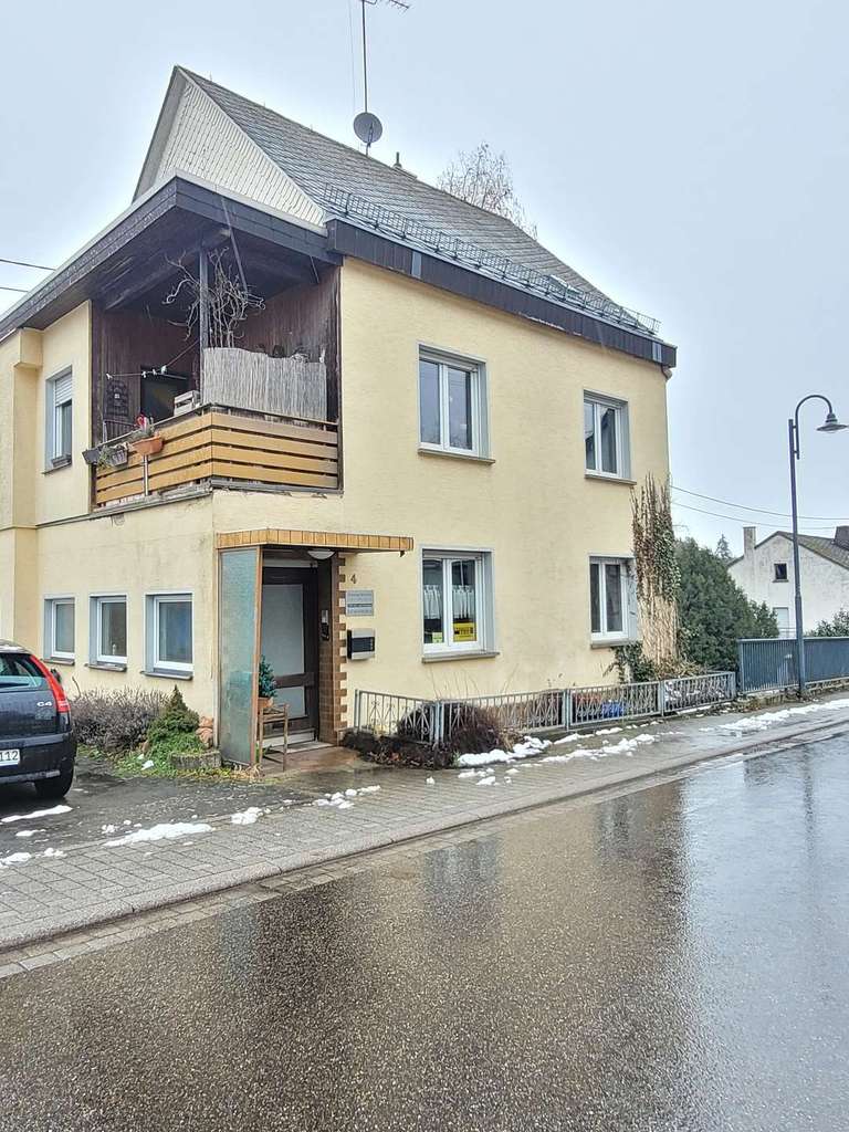 Immobilie in Kammerforst - Mehrfamilienhaus mit Potenzial, Werkstatt und traumhaftem Ausblick in Kammerforst - Bild 0